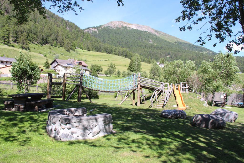 Hotel Al Rom Tschierv Εξωτερικό φωτογραφία