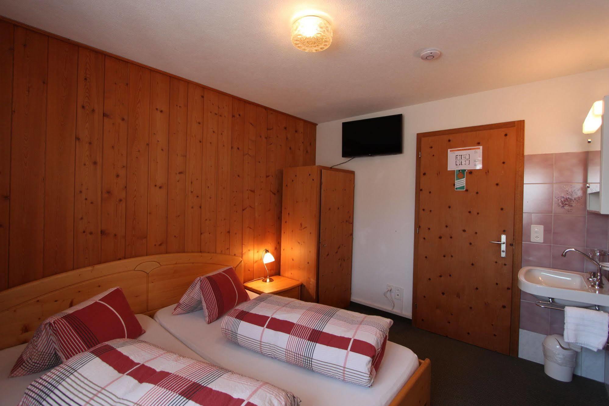 Hotel Al Rom Tschierv Εξωτερικό φωτογραφία